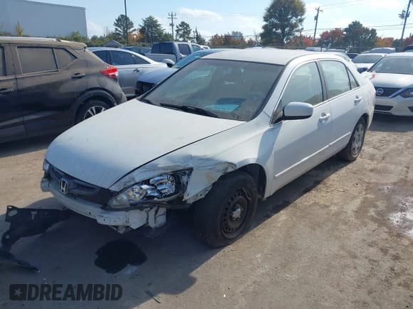 ✅ 2005 Honda Accord LX • VIN: 1HGCM56485A121418 • Lot: 43639032. Listed on IAAI with 198,489 mi. Free auction sales archive from the USA and detailed vehicle history report at DreamBid. Image 2.