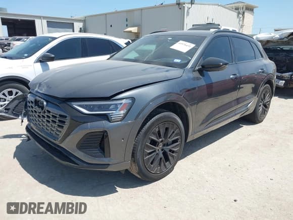 ✅ 2024 Audi Q8 e-tron Prestige • VIN: WA16ABGE0RB038196 • Лот: 41976431. Опубликован ранее на IAAI с пробегом 14 163 миль. Бесплатный доступ к архиву аукционных продаж из США и подробный отчёт об истории автомобиля на DreamBid. Изображение 17.