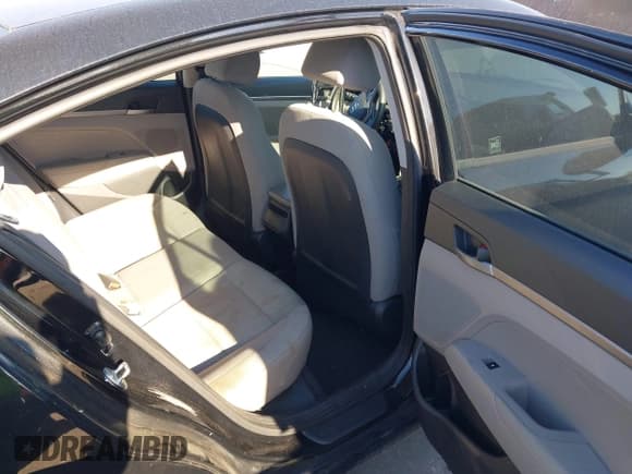 ✅ 2017 Hyundai Elantra SE • VIN: 5NPD74LF9HH182431 • Lot: 43344927. Listed on IAAI with 118,812 mi. Free auction sales archive from the USA and detailed vehicle history report at DreamBid. Image 8.