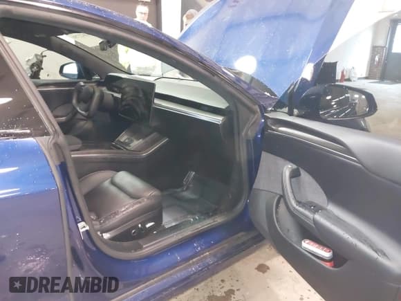 ✅ 2021 Tesla Model S Plaid • VIN: 5YJSA1E6XMF439884 • Лот: 41622750. Опубликован ранее на IAAI с пробегом Не указан. Бесплатный доступ к архиву аукционных продаж из США и подробный отчёт об истории автомобиля на DreamBid. Изображение 5.