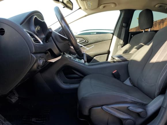 ✅ 2016 Chrysler 200 LX • VIN: 1C3CCCFB7GN186684 • Лот: 93147875. Опубликован ранее на Copart с пробегом 145 695 миль. Бесплатный доступ к архиву аукционных продаж из США и подробный отчёт об истории автомобиля на DreamBid. Изображение 7.