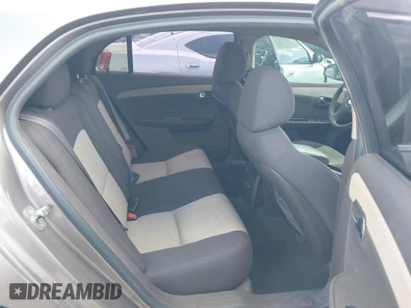 ✅ 2011 Chevrolet Malibu 1LT • VIN: 1G1ZC5E11BF389088 • Lot: 43322363. Listed on IAAI with 173,984 mi. Free auction sales archive from the USA and detailed vehicle history report at DreamBid. Image 8.