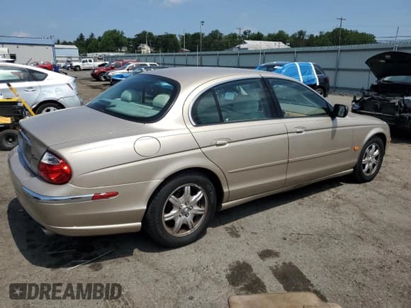 ✅ 2000 Jaguar S-Type V8 • VIN: SAJDA01DXYGL10385 • Lot: 66186135. Wystawiony na Copart z przebiegiem 76 223 mil. Bezpłatny archiwum sprzedaży aukcyjnych z USA i szczegółowy raport historii pojazdu na DreamBid. Zdjęcie 3.