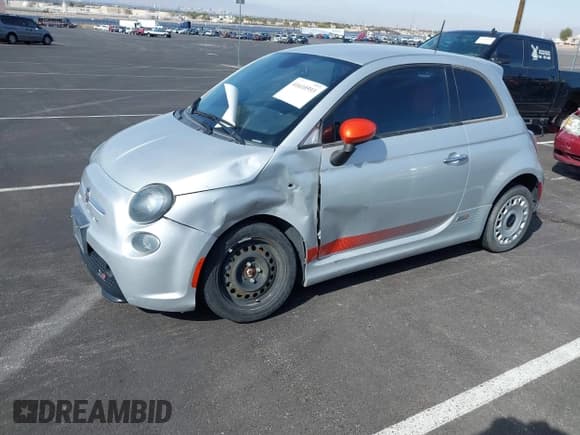✅ 2014 FIAT 500e • VIN: 3C3CFFGE7ET172881 • Lot: 41610593. Wystawiony na IAAI z przebiegiem 70 768 mil. Bezpłatny archiwum sprzedaży aukcyjnych z USA i szczegółowy raport historii pojazdu na DreamBid. Zdjęcie 2.