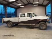 ✅ 1993 Ford F-350 • VIN: 2FTJW36G8PCA05829 • Lot: 43806375. Wystawiony na IAAI z przebiegiem Nie podano. Bezpłatny archiwum sprzedaży aukcyjnych z USA i szczegółowy raport historii pojazdu na DreamBid. Zdjęcie 14.
