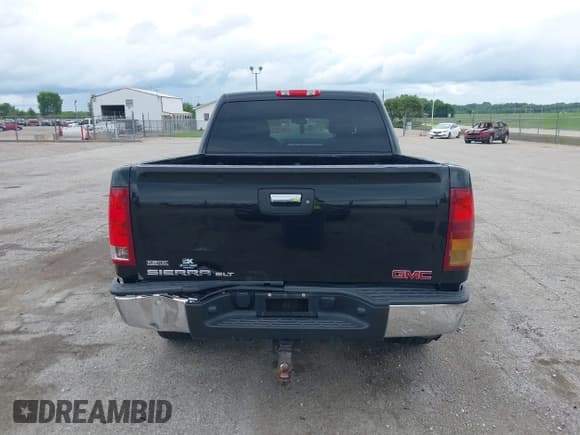 ✅ 2011 GMC Sierra 1500 SLT • VIN: 3GTP2WE33BG299805 • Лот: 42784925. Опубликован ранее на IAAI с пробегом 179 442 миль. Бесплатный доступ к архиву аукционных продаж из США и подробный отчёт об истории автомобиля на DreamBid. Изображение 17.
