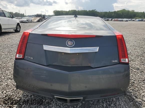 ✅ 2013 Cadillac CTS Performance • VIN: 1G6DJ1E32D0103517 • Лот: 54726705. Опубликован ранее на Copart с пробегом 161 642 миль. Бесплатный доступ к архиву аукционных продаж из США и подробный отчёт об истории автомобиля на DreamBid. Изображение 6.