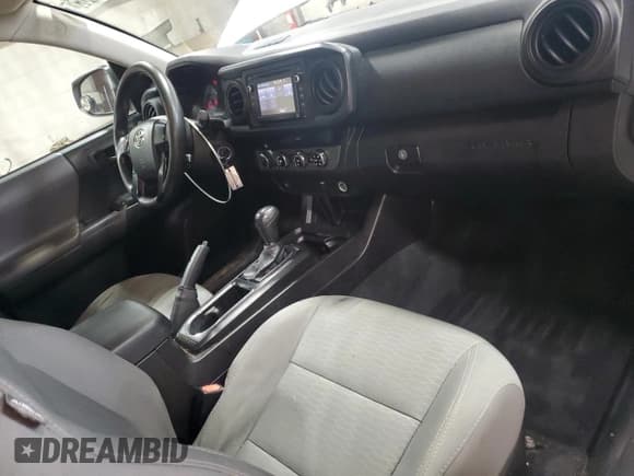 ✅ 2016 Toyota Tacoma SR • VIN: 5TFSX5EN7GX044701 • Lot: 90871605. Wystawiony na Copart z przebiegiem 210 310 mil. Bezpłatny archiwum sprzedaży aukcyjnych z USA i szczegółowy raport historii pojazdu na DreamBid. Zdjęcie 8.