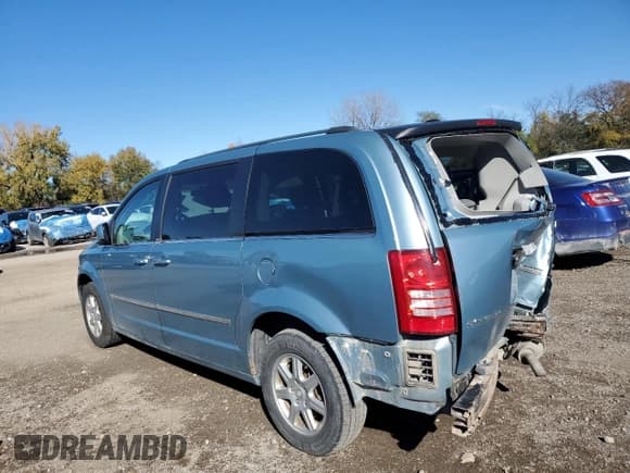 ✅ 2010 Chrysler Town & Country Touring • VIN: 2A4RR5D13AR260410 • Lot: 90798655. Wystawiony na Copart z przebiegiem 161 568 mil. Bezpłatny archiwum sprzedaży aukcyjnych z USA i szczegółowy raport historii pojazdu na DreamBid. Zdjęcie 2.