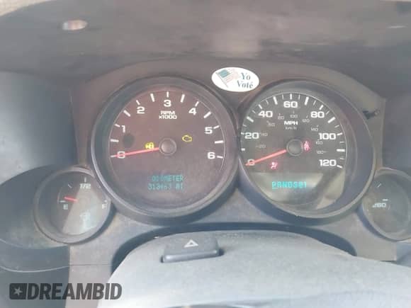 2008 Chevrolet Silverado 1500 Work Truck z VIN 1GCEC14C58Z184446, wystawiony jako IAAI lot #43588921 z przebiegiem 313 463 mil mil oraz . Historia ofert i sprzedaży dostępna na DreamBid. Obrazek 7.