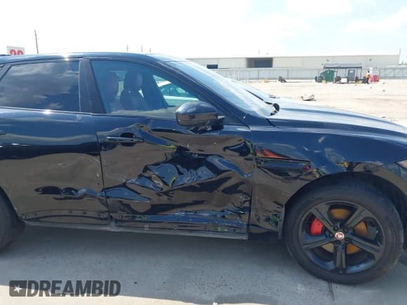 ✅ 2017 Jaguar F-Pace S • VIN: SADCM2BV4HA054689 • Lot: 43362788. Wystawiony na IAAI z przebiegiem 119 513 mil. Bezpłatny archiwum sprzedaży aukcyjnych z USA i szczegółowy raport historii pojazdu na DreamBid. Zdjęcie 6.