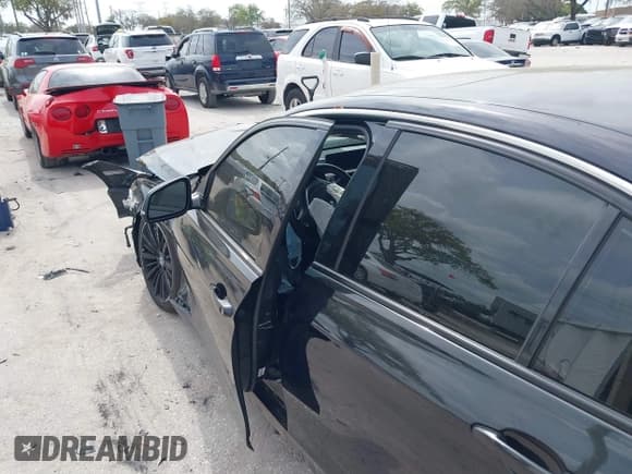 ✅ 2013 BMW 3 Series 328i xDrive • VIN: WBA3B5C53DF591002 • Lot: 38877599. Listed on IAAI with 136,098 mi. Free auction sales archive from the USA and detailed vehicle history report at DreamBid. Image 13.