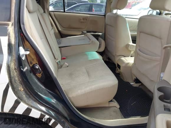 2007 Toyota Highlander с VIN JTEGD21A870163720, выставлен на аукционе IAAI как лот 42424694 с пробегом 223 358 миль миль и . История ставок и продаж доступна на DreamBid. Изображение 8.