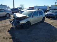 ✅ 2005 Volkswagen Golf GL • VIN: 9BWFR61J354015902 • Lot: 41462331. Wystawiony na IAAI z przebiegiem 235 754 mil. Bezpłatny archiwum sprzedaży aukcyjnych z USA i szczegółowy raport historii pojazdu na DreamBid. Zdjęcie 2.