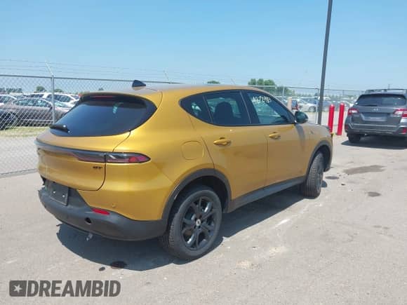 2024 Dodge Hornet GT z VIN ZACNDFAN0R3A38687, wystawiony jako IAAI lot #42724813 z przebiegiem 3 337 mil mil oraz . Historia ofert i sprzedaży dostępna na DreamBid. Obrazek 4.