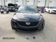 ✅ 2022 Cadillac CT5-V • VIN: 1G6DR5RW2N0135874 • Lot: 57078405. Wystawiony na Copart z przebiegiem 40 955 mil. Bezpłatny archiwum sprzedaży aukcyjnych z USA i szczegółowy raport historii pojazdu na DreamBid. Zdjęcie 13.