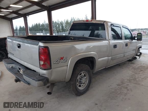✅ 2006 Chevrolet Silverado 2500HD LT1 • VIN: 1GCHK23U16F261716 • Lot: 41892408. Listed on IAAI with 273,228 mi. Free auction sales archive from the USA and detailed vehicle history report at DreamBid. Image 4.