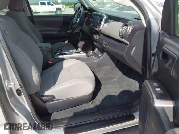 ✅ 2023 Toyota Tacoma SR5 • VIN: 3TYAZ5CN2PT035889 • Лот: 42713946. Опубликован ранее на IAAI с пробегом 61 071 миль. Бесплатный доступ к архиву аукционных продаж из США и подробный отчёт об истории автомобиля на DreamBid. Изображение 5.