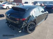 ✅ 2020 Mazda 3 Premium • VIN: JM1BPBNM2L1160648 • Lot: 43042031. Wystawiony na IAAI z przebiegiem 51 697 mil. Bezpłatny archiwum sprzedaży aukcyjnych z USA i szczegółowy raport historii pojazdu na DreamBid. Zdjęcie 4.