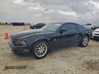 ✅ 2013 Ford Mustang V6 • VIN: 1ZVBP8AMXD5278687 • Lot: 94285135. Wystawiony na Copart z przebiegiem 136 353 mil. Bezpłatny archiwum sprzedaży aukcyjnych z USA i szczegółowy raport historii pojazdu na DreamBid. Zdjęcie 1.