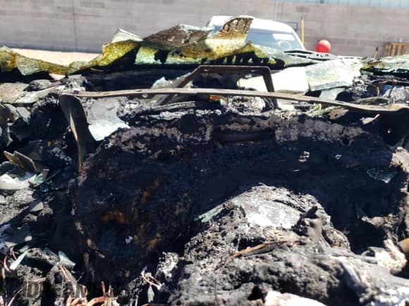 2001 Chevrolet Silverado 1500 с VIN 1GCEK14V41Z237888, выставлен на аукционе Copart как лот 70597924 с пробегом Не указан миль и На запчасти • Non repairable. История ставок и продаж доступна на DreamBid. Изображение 9.