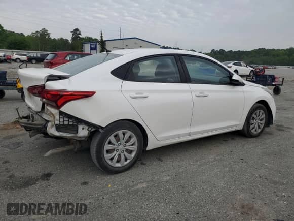 2019 Hyundai Accent SE z VIN 3KPC24A3XKE061485, wystawiony jako Copart lot #49278244 z przebiegiem 102 482 mil mil oraz . Historia ofert i sprzedaży dostępna na DreamBid. Obrazek 3.