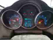 2015 Chevrolet Cruze LT z VIN 1G1PC5SB1F7130928, wystawiony jako Copart lot #84561045 z przebiegiem 106 370 mil mil oraz Szkoda całkowita • Salvage title. Historia ofert i sprzedaży dostępna na DreamBid. Obrazek 9.