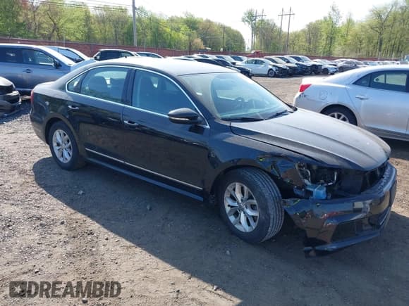 ✅ 2016 Volkswagen Passat S • VIN: 1VWAT7A38GC026915 • Лот: 42161231. Опубликован ранее на IAAI с пробегом 103 182 миль. Бесплатный доступ к архиву аукционных продаж из США и подробный отчёт об истории автомобиля на DreamBid. Изображение 1.