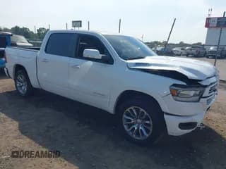 ✅ 2022 Ram 1500 Laramie • VIN: 1C6SRFJT9NN122819 • Lot: 43256952. Wystawiony na IAAI z przebiegiem 52 783 mil. Bezpłatny archiwum sprzedaży aukcyjnych z USA i szczegółowy raport historii pojazdu na DreamBid. Zdjęcie 1.