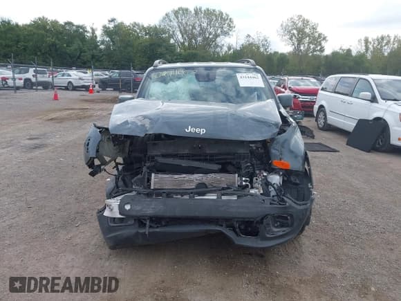 ✅ 2018 Jeep Renegade Latitude • VIN: ZACCJBBB2JPJ17348 • Lot: 43244462. Wystawiony na IAAI z przebiegiem 98 128 mil. Bezpłatny archiwum sprzedaży aukcyjnych z USA i szczegółowy raport historii pojazdu na DreamBid. Zdjęcie 13.