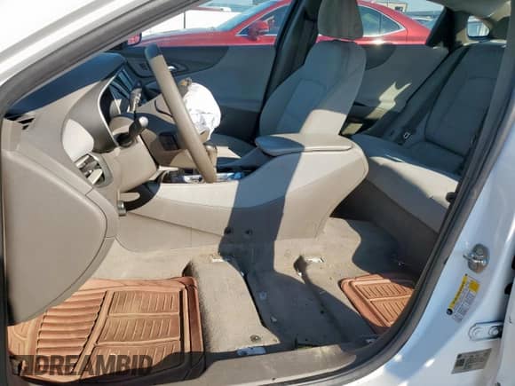 2018 Chevrolet Malibu LS z VIN 1G1ZC5ST4JF225290, wystawiony jako Copart lot #85158095 z przebiegiem Nie podano mil oraz Czysty tytuł • Clean title. Historia ofert i sprzedaży dostępna na DreamBid. Obrazek 7.