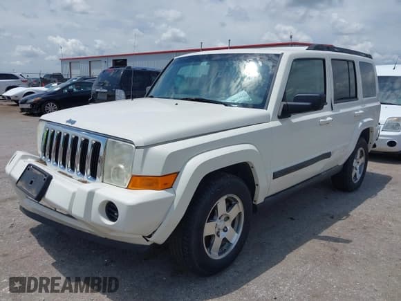 ✅ 2009 Jeep Commander Sport • VIN: 1J8HH48K89C550446 • Lot: 42505106. Wystawiony na IAAI z przebiegiem 124 299 mil. Bezpłatny archiwum sprzedaży aukcyjnych z USA i szczegółowy raport historii pojazdu na DreamBid. Zdjęcie 2.