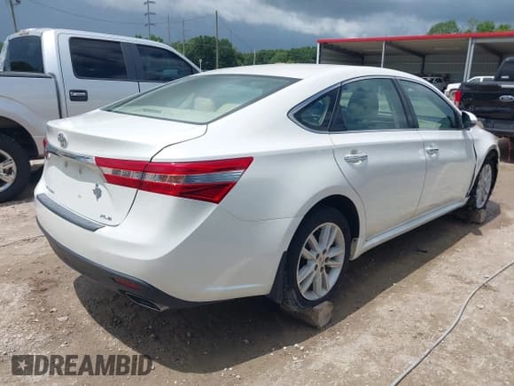 ✅ 2013 Toyota Avalon XLE • VIN: 4T1BK1EB2DU054509 • Lot: 42459191. Listed on IAAI with 173,008 mi. Free auction sales archive from the USA and detailed vehicle history report at DreamBid. Image 4.