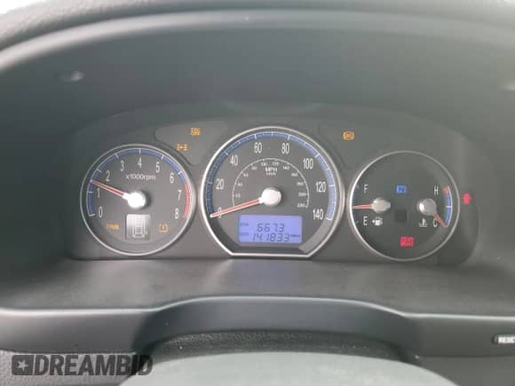 2008 Hyundai Santa Fe GLS z VIN 5NMSG73D58H156378, wystawiony jako Copart lot #61684234 z przebiegiem 141 833 mil mil oraz Szkoda całkowita • Salvage title. Historia ofert i sprzedaży dostępna na DreamBid. Obrazek 9.