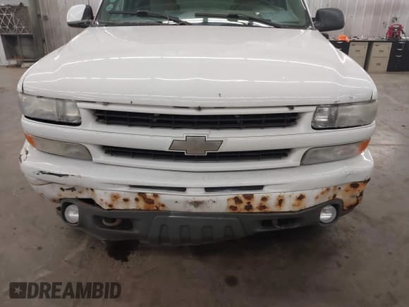 ✅ 2002 Chevrolet Suburban LS • VIN: 3GNFK16Z32G243212 • Lot: 43544405. Listed on IAAI with Not provided. Free auction sales archive from the USA and detailed vehicle history report at DreamBid. Image 6.