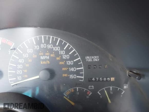 ✅ 1994 Pontiac Firebird Formula • VIN: 2G2FV22P1R2206025 • Lot: 43127272. Wystawiony na IAAI z przebiegiem 147 565 mil. Bezpłatny archiwum sprzedaży aukcyjnych z USA i szczegółowy raport historii pojazdu na DreamBid. Zdjęcie 7.