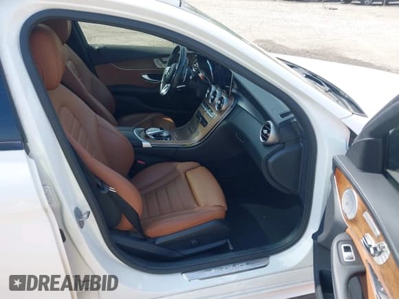 ✅ 2019 Mercedes-Benz C 43 AMG • VIN: 55SWF6EB6KU304488 • Lot: 42007033. Wystawiony na IAAI z przebiegiem 55 496 mil. Bezpłatny archiwum sprzedaży aukcyjnych z USA i szczegółowy raport historii pojazdu na DreamBid. Zdjęcie 5.