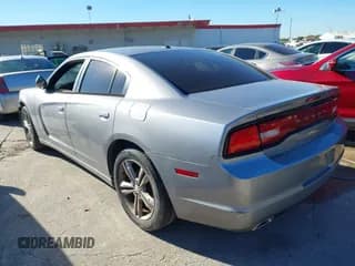 ✅ 2014 Dodge Charger SXT Plus • VIN: 2C3CDXJG2EH272210 • Lot: 43584805. Wystawiony na IAAI z przebiegiem 223 713 mil. Bezpłatny archiwum sprzedaży aukcyjnych z USA i szczegółowy raport historii pojazdu na DreamBid. Zdjęcie 3.