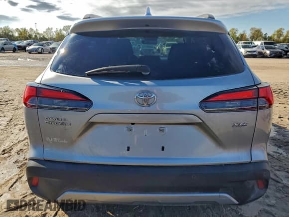 ✅ 2023 Toyota Corolla Cross XLE • VIN: 7MUDAAAG2PV063498 • Лот: 95210205. Опубликован ранее на Copart с пробегом 33 249 миль. Бесплатный доступ к архиву аукционных продаж из США и подробный отчёт об истории автомобиля на DreamBid. Изображение 6.