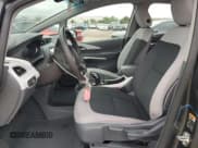 ✅ 2017 Chevrolet Bolt EV LT • VIN: 1G1FW6S00H4176195 • Lot: 74824054. Wystawiony na Copart z przebiegiem 59 754 mil. Bezpłatny archiwum sprzedaży aukcyjnych z USA i szczegółowy raport historii pojazdu na DreamBid. Zdjęcie 7.