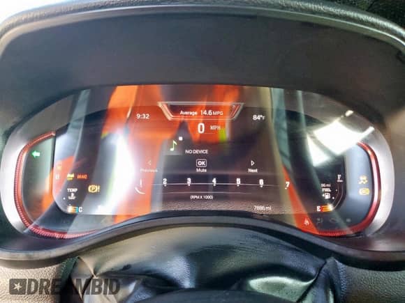 2025 Ram 1500 Rebel z VIN 1C6SRFLP0SN633704, wystawiony jako Copart lot #70535985 z przebiegiem 7 886 mil mil oraz Czysty tytuł • Clean title. Historia ofert i sprzedaży dostępna na DreamBid. Obrazek 9.