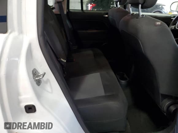 ✅ 2016 Jeep Compass Sport • VIN: 1C4NJCBA2GD611368 • Лот: 80081635. Опубликован ранее на Copart с пробегом 114 246 миль. Бесплатный доступ к архиву аукционных продаж из США и подробный отчёт об истории автомобиля на DreamBid. Изображение 11.