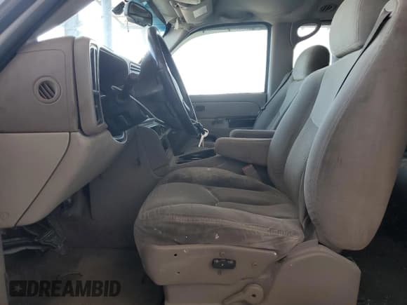 ✅ 2004 Chevrolet Suburban LS • VIN: 1GNEC16T84J149865 • Лот: 53901895. Опубликован ранее на Copart с пробегом 264 465 миль. Бесплатный доступ к архиву аукционных продаж из США и подробный отчёт об истории автомобиля на DreamBid. Изображение 7.