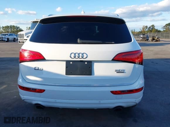 ✅ 2017 Audi Q5 Premium • VIN: WA1C2AFP7HA063663 • Lot: 43631350. Wystawiony na IAAI z przebiegiem 160 863 mil. Bezpłatny archiwum sprzedaży aukcyjnych z USA i szczegółowy raport historii pojazdu na DreamBid. Zdjęcie 16.