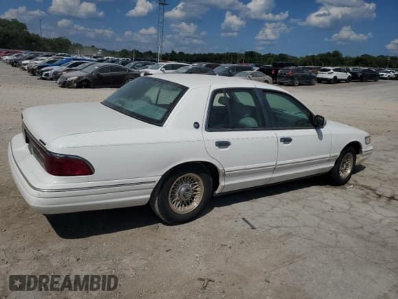 ✅ 1996 Mercury Grand Marquis LS • VIN: 2MELM75W0TX670630 • Lot: 69364255. Wystawiony na Copart z przebiegiem 152 255 mil. Bezpłatny archiwum sprzedaży aukcyjnych z USA i szczegółowy raport historii pojazdu na DreamBid. Zdjęcie 3.