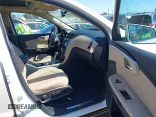 ✅ 2012 Chevrolet Traverse LTZ • VIN: 1GNKRLED2CJ184102 • Lot: 43306369. Wystawiony na IAAI z przebiegiem 156 274 mil. Bezpłatny archiwum sprzedaży aukcyjnych z USA i szczegółowy raport historii pojazdu na DreamBid. Zdjęcie 5.