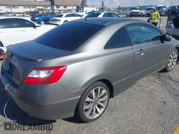 ✅ 2008 Honda Civic EX-L • VIN: 2HGFG12988H565564 • Lot: 43741196. Wystawiony na IAAI z przebiegiem 184 509 mil. Bezpłatny archiwum sprzedaży aukcyjnych z USA i szczegółowy raport historii pojazdu na DreamBid. Zdjęcie 4.