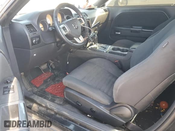 ✅ 2012 Dodge Challenger SXT • VIN: 2C3CDYAG6CH186286 • Lot: 75827294. Wystawiony na Copart z przebiegiem 170 569 mil. Bezpłatny archiwum sprzedaży aukcyjnych z USA i szczegółowy raport historii pojazdu na DreamBid. Zdjęcie 8.