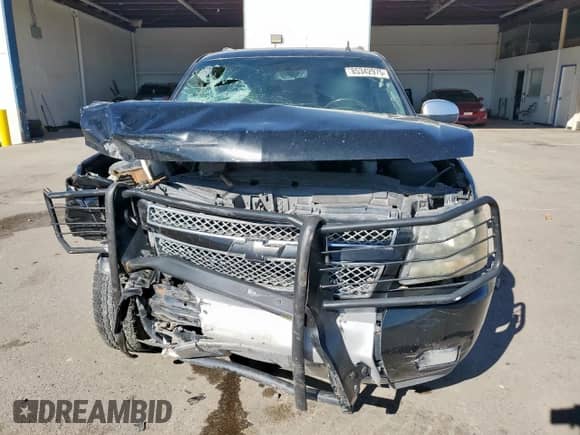 2008 Chevrolet Suburban LTZ with VIN 3GNFK16388G119537, listed as a Copart auction lot 85342975 with 271,791 mi miles and Salvage title. Bid and sale history available at DreamBid. Image 5.