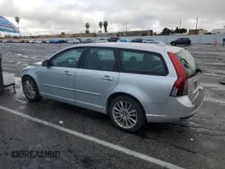 ✅ 2010 Volvo V50 • VIN: YV1390MW2A2560281 • Лот: 44400215. Опубликован ранее на Copart с пробегом 98 134 миль. Бесплатный доступ к архиву аукционных продаж из США и подробный отчёт об истории автомобиля на DreamBid. Изображение 2.